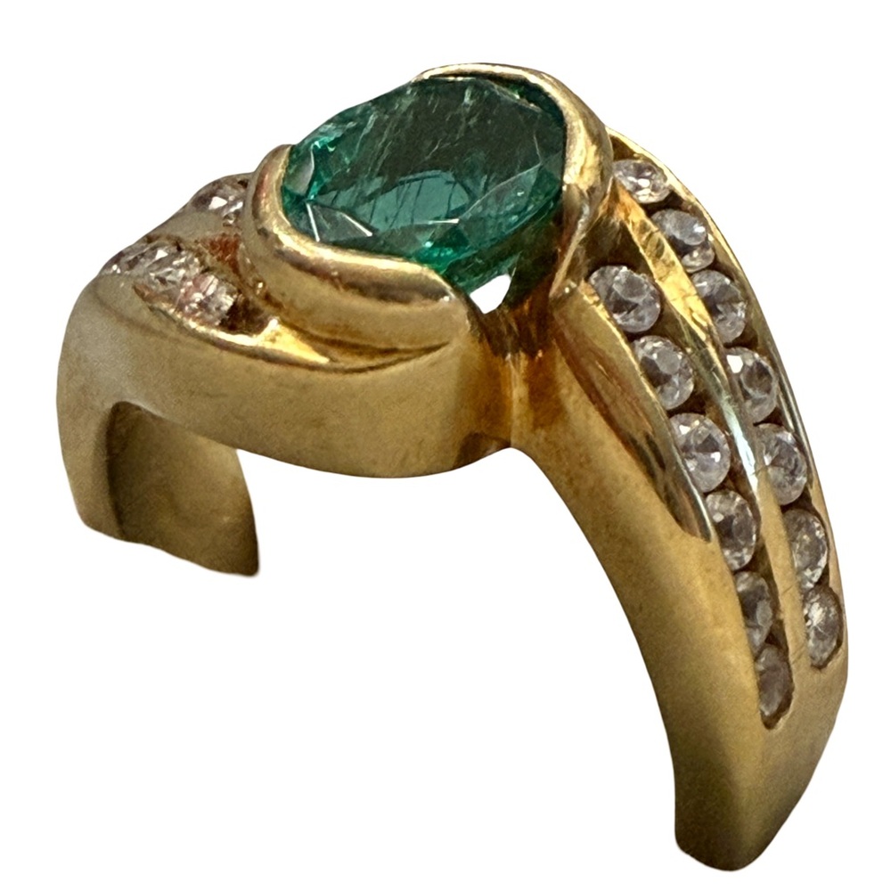 Solid 18k Gold Emerald Ring with Diamonds! - Picture 9 of 16